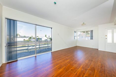 Photo of property in 14 Frobisher Way, Clendon Park, Auckland, 2103