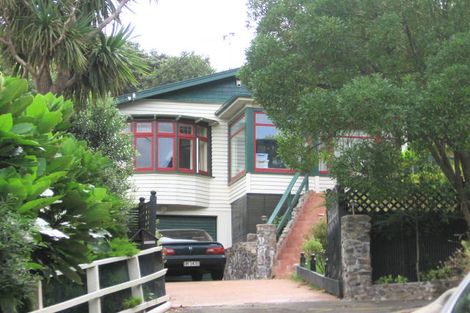 Photo of property in 61 Jackson Street, Island Bay, Wellington, 6023