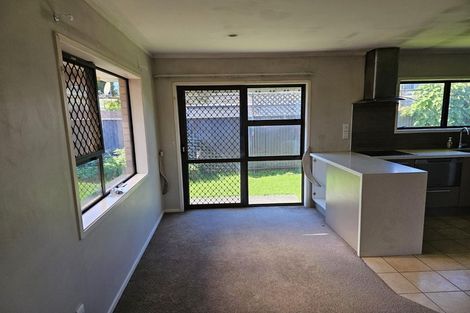 Photo of property in 1 Pinedale Place, Henderson, Auckland, 0610