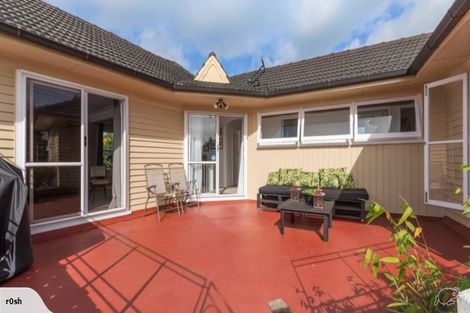 Photo of property in 2/10 Liverpool Street, Papakura, 2110