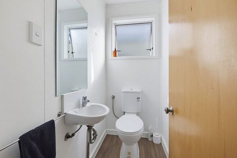 Photo of property in 2/163 Rongotai Road, Rongotai, Wellington, 6022