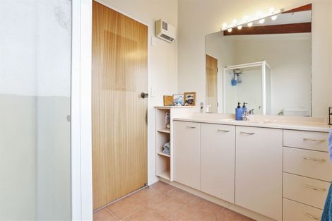 Photo of property in 51 Rhinevale Close, Henderson, Auckland, 0612