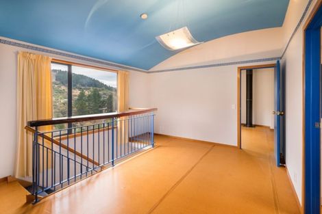 Photo of property in 37 Cornwall Road, Lyttelton, 8082