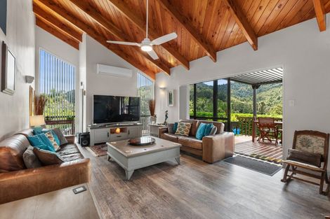 Photo of property in 9 Ngahere Drive, Horahora, Whangarei, 0110