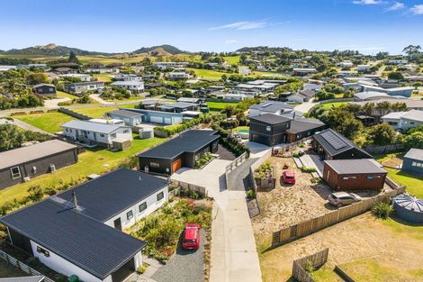 Photo of property in 56 Marram Place, Mangawhai Heads, Mangawhai, 0505