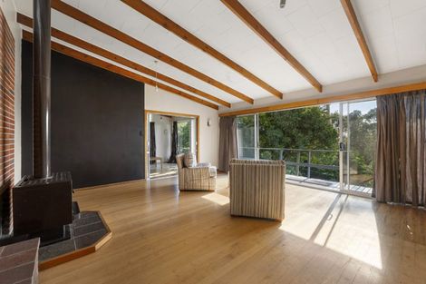 Photo of property in 295 Glenfield Road, Glenfield, Auckland, 0629