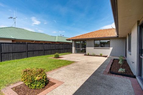 Photo of property in 17 Burgundy Court, Rototuna, Hamilton, 3210