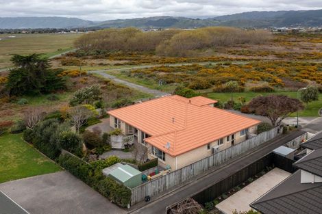 Photo of property in 29 Avion Terrace, Raumati Beach, Paraparaumu, 5032