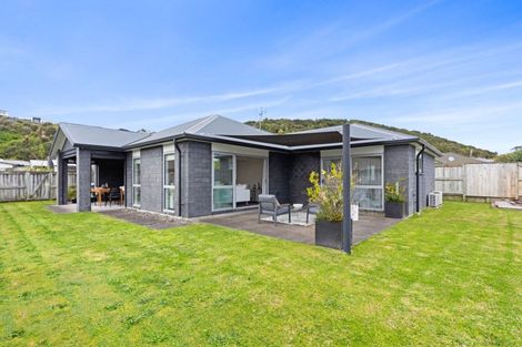 Photo of property in 10 Rochfort Crescent, Pyes Pa, Tauranga, 3112