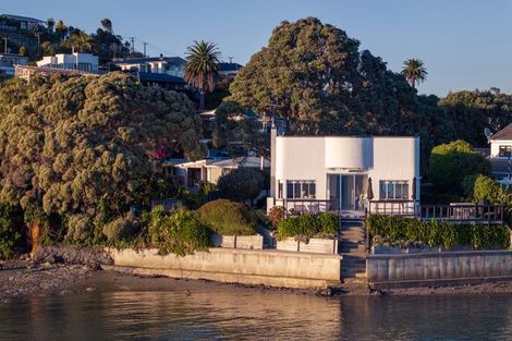 Photo of property in Wallis Street, Raglan, 3225