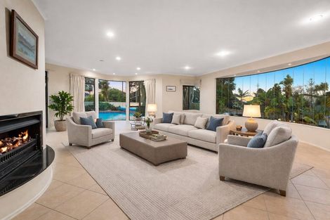 Photo of property in 13 Centennial Place, Campbells Bay, Auckland, 0630