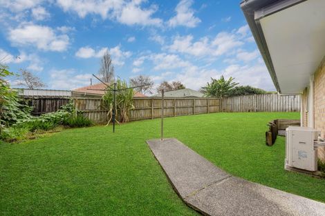 Photo of property in 17 Cretian Crescent, Henderson, Auckland, 0612