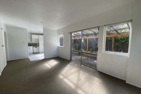 Photo of property in 2/58 Peach Road, Glenfield, Auckland, 0629