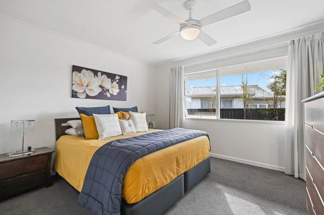 Photo of property in 37 Braid Road, St Andrews, Hamilton, 3200