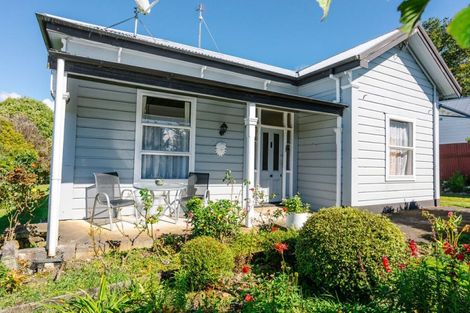 Photo of property in 7 Ruahine Street, Dannevirke, 4930
