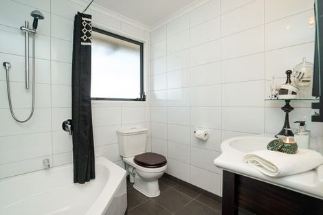 Photo of property in 8 Doctors Hill Road, Maungaturoto, 0520