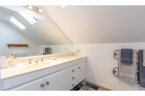 Photo of property in 2 Hatfield Place, Avonhead, Christchurch, 8042