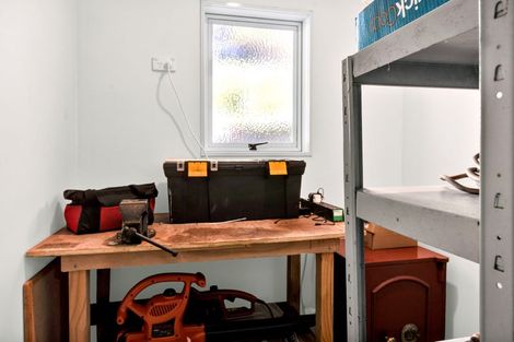 Photo of property in 6 Mayfair Place, Westown, New Plymouth, 4310