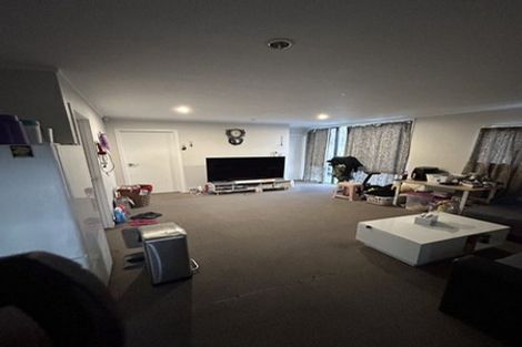 Photo of property in 2 Cranberry Place, Bucklands Beach, Auckland, 2012