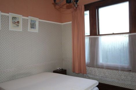 Photo of property in 70 Gladstone Road, Dalmore, Dunedin, 9010