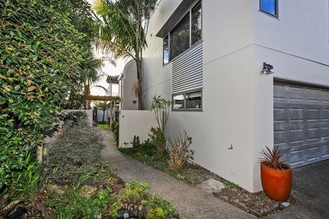 Photo of property in 1/19 Havelock Road, Havelock North, 4130