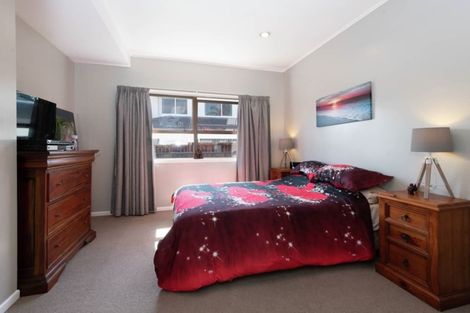 Photo of property in 54 Hattaway Avenue, Bucklands Beach, Auckland, 2012