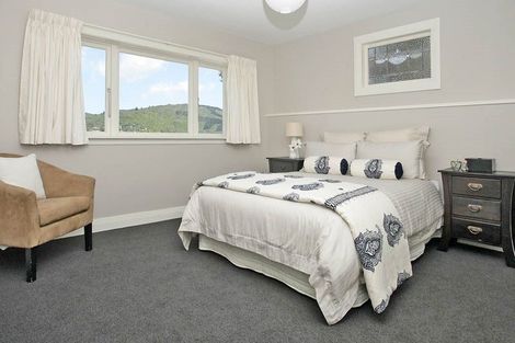 Photo of property in 74 Northland Road, Northland, Wellington, 6012