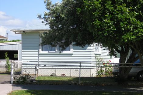 Photo of property in 126 Avondale Road, Avondale, Auckland, 1026