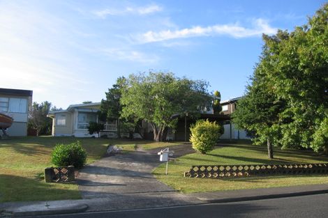 Photo of property in 68 Bruce Road, Glenfield, Auckland, 0629