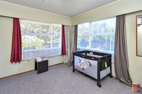 Photo of property in 20 Renwick Street, Papakura, 2110