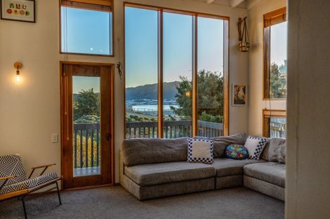 Photo of property in 7 Ayr Place, Papakowhai, Porirua, 5024