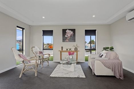 Photo of property in 8 Oakleigh Street, Woodend, 7610
