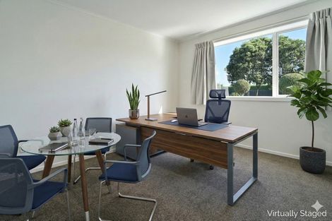 Photo of property in 28 Pitt Street, Clive, 4102