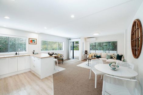 Photo of property in 4/27 Rangatira Road, Birkdale, Auckland, 0626
