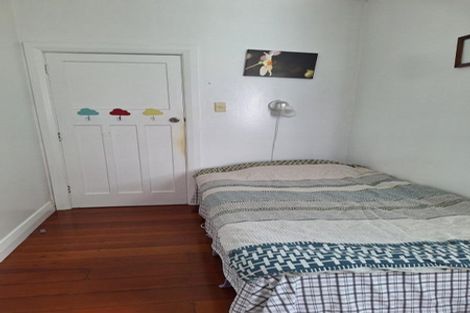 Photo of property in 8 Chamberlain Road, Karori, Wellington, 6012