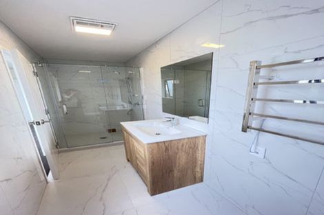 Photo of property in 14d Clairville Crescent, Wai O Taiki Bay, Auckland, 1072