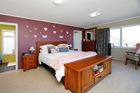 Photo of property in 202 Tasman Street, Opunake, 4616