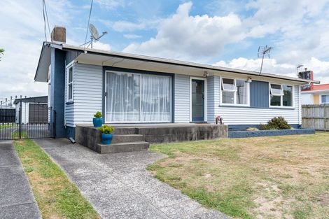 Photo of property in 37 Yvonne Street, Melville, Hamilton, 3206