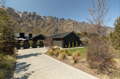 Photo of property in 10 Pendeen Crescent, Jacks Point, Queenstown, 9371