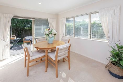 Photo of property in 16 Nad Place, East Tamaki Heights, Auckland, 2016