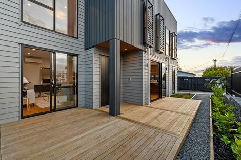 Photo of property in 41a Sunnynook Road, Forrest Hill, Auckland, 0620