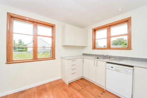 Photo of property in 82 Holland Road, Fairfield, Hamilton, 3214