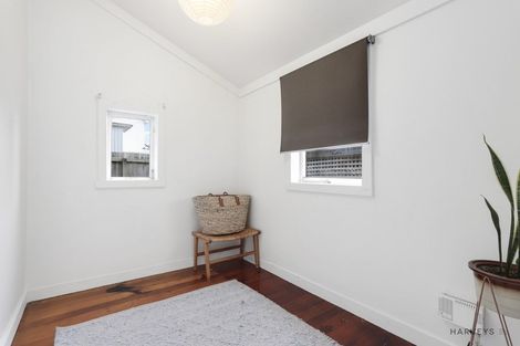 Photo of property in 1/23 Islington Avenue, New Lynn, Auckland, 0600