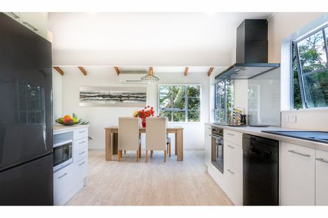 Photo of property in 147 Mangakura Road, Helensville, 0875