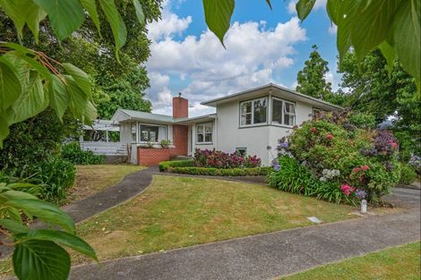 Photo of property in 15 Surrey Crescent, Hokowhitu, Palmerston North, 4410