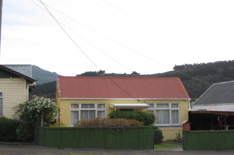 Photo of property in 28 Magnetic Street, Port Chalmers, 9023