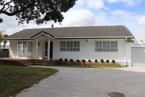 Photo of property in 107 Oreil Avenue, West Harbour, Auckland, 0618