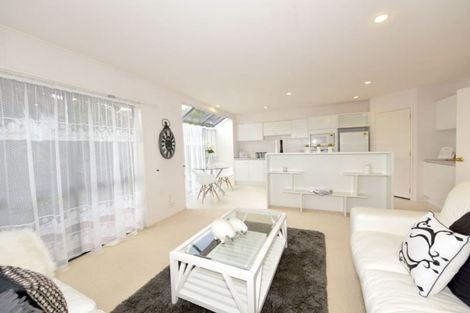 Photo of property in 32 Currell Way, Somerville, Auckland, 2014