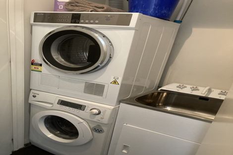 Photo of property in 22 Liardet Apartments, 22 Liardet Street, New Plymouth, 4310