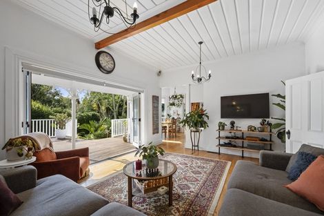 Photo of property in 160a Frankley Road, Frankleigh Park, New Plymouth, 4310